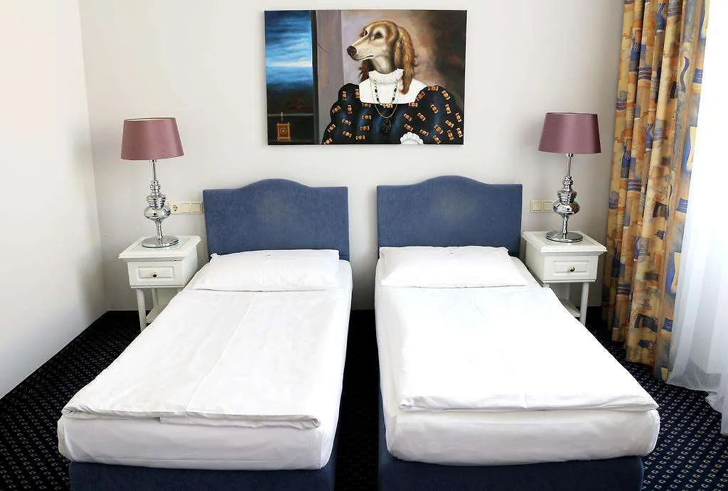 Arthotel Ana Adlon Vienna 3*,  Austria